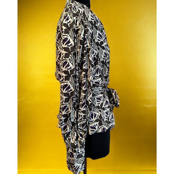 NEW Banana Republic Small Top Blouse True Wrap Black & Cream Washable $85 - Picture 3 of 7